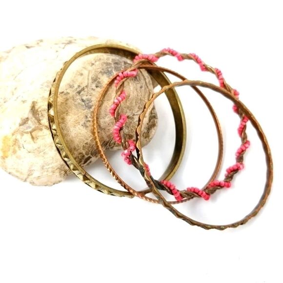Set of 4 Copper and Beaded Bracelets. - Picture 1 of 1